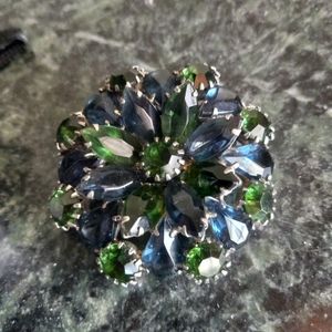 brooch for decoration